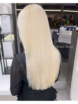 ベレーザ 渋谷(BELEZA) 11160髪質改善シルバーアッシュホワイトブロンド艶髪ストレート