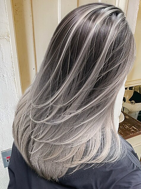 2025年夏】バレイヤージュの髪型・ヘアアレンジ｜人気順