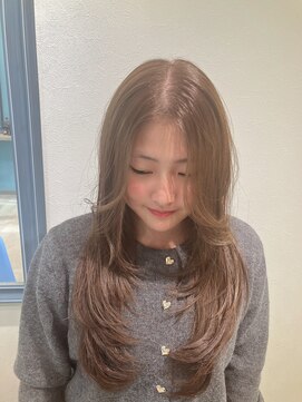 リア(Lia) ブリーチなしミルクティーロングレイヤー