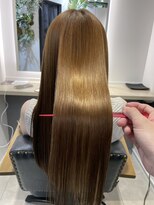 ロジ イン トゥバレー(LOWG in TOWVALLEY)&nbsp;ハイトーンの髪質改善トリートメント【水素】