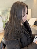 アトロ(Atoro)&nbsp;顔周りレイヤーカット/透明感カラー/グレージュ