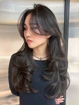 シオン(shion) 韓国ヘアロング顔周りレイヤーグレージュ_ba587551