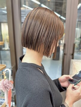 ミィ 表参道(mee.) 切りっぱなしボブ ボブヘア 縮毛矯正 ミニボブ レイヤーボブ