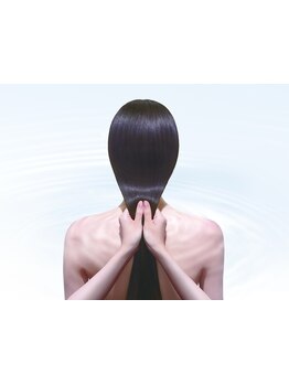 【サブリミックサロンソリューションで本格ケア】髪のゆがみを内側からほどき、1本1本の毛髪形状を改善◎