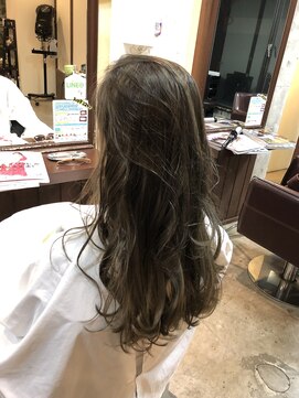 キー(kｅｙ) ベージュグレー