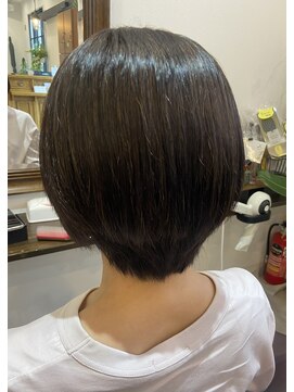 グリーン(Green) 落ち着いたベージュカラー