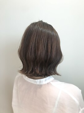 ユミリーバイルコル(umily by RuCOR.) オリーブ/くびれヘア/ボブ/外ハネ/ミディアム
