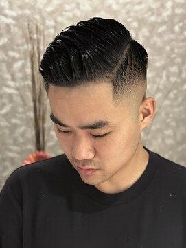 ゼロスバーバー(0's BARBER SHOP) 20代30代◎好印象フェードバーバースタイル×ビジネス短髪