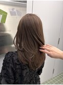 オリーブベージュレイヤーカット顔周りレイヤーブリーチなし