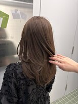 ロエ(LOE) オリーブベージュレイヤーカット顔周りレイヤーブリーチなし