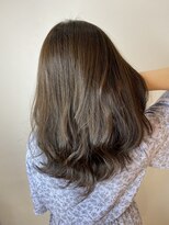 ジーナ 銀座(Zina)&nbsp;カーキグレージュ＊こなれヘア＊透明感＊丸型【Zina銀座】