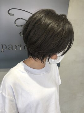 パルトネール(partenaire) ショートヘア×カーキグレージュ