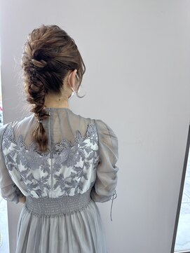 クルムバイルチア(Kulm by Luccica) お呼ばれアレンジ長めのあみ下ろし