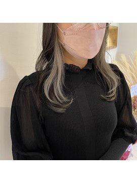 フニフニ(fni.fni) 《ケアブリーチ使用》カット +ダブルカラー +AujuaTR＋marbb付き