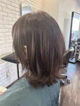 レコジョ(Recojo) (フワッと外はねレイヤーボブ)Hide