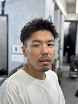 クロムトウキョウ ザ バーバー ネオン 新宿店(CHROM TOKYO the Barber ne/on) メンズアップバングスパイキーショート