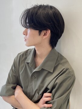 ユーフォリア 渋谷グランデ(Euphoria SHIBUYA GRANDE) 毛流れパーマ　センターパート　刈り上げなし　MOMO