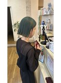 切りっぱなしボブとモスグリーンカラー