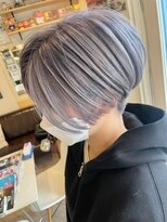 ヘア メイク ココ(hair make coco)&nbsp;ショートに合うホワイトカラー(*^-^*)