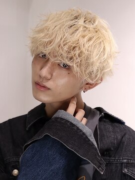 ルーシー 渋谷(LUCEY) ツイストスパイラルパーマ波巻きパーマシャドウパーマメンズ