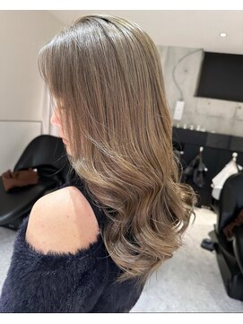 ロンドルピナス 小倉(Lond Lupinus) ミディアムレイヤーカット/似合わせカット/大人ガーリー/20代