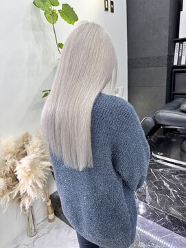 チュダック(ChuDuck) 【天神】ペールシルバー/ケアブリーチ/ダブルカラー/ハイトーン