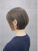 大人ショートヘア　ハンサムショート　ミルクベージュ　髪質改善
