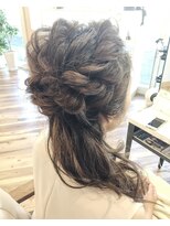ヘアデザイン ディクト(hair design D.c.t)&nbsp;【D.c.t】波ネジリサイドハーフアップ　平田ヒデカズ