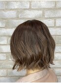 外ハネ切りっぱなしボブ