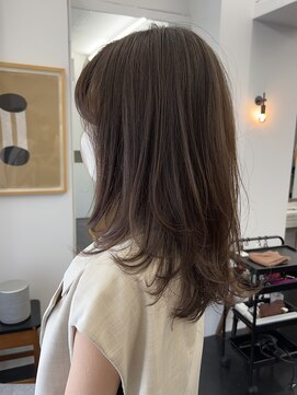 シベルバレー 横浜(sibell) ＊ミディアムヘア/レイヤー/くびれ/ベージュ