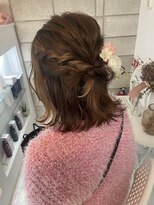 ビンナ(BINNA)&nbsp;短くても可愛い♪外ハネハーフアップ