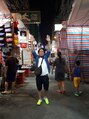 グッドマン バーバーショップ センリ(goodman barbar shop SENRI) 香港のナイトマーケットで食べ歩き
