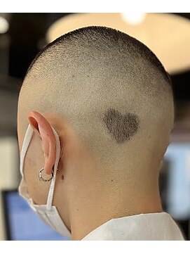 ワンワンオー バーバーショップ 博多店(@110 BARBER SHOP) 福岡　博多駅　バーバー　スキンフェード　ボウズ　ライン