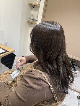 クク(coucou) くびれレイヤー×セミロングスタイル