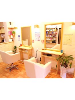 厳選された薬剤とオーナースタイリストの人柄が30代以上の大人女性に大人気☆緊張せずリラックス出来る♪