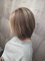 フォックス 四日市店(FOX)&nbsp;ホワイトグレージュ/ハイライト/ショート