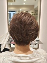 アンベリールフルー(EMBELLIR fleur)&nbsp;大人の美バランスのひし形ショートカットスタイル