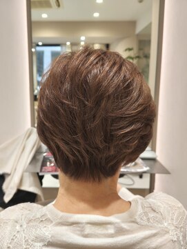 アンベリールフルー(EMBELLIR fleur) 大人の美バランスのひし形ショートカットスタイル