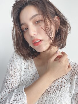 ルービック 難波(Rubik's) 曲線×ひし形シルエットニュアンスミディ