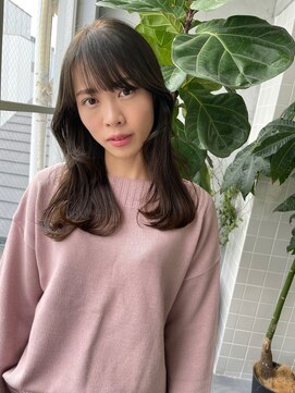 ティティ(TiTi) 上品なくびれセミディスタイル[TiTi_栗林れい]