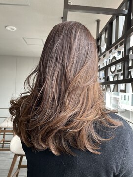 リバレッジ 広尾(Leverage) 【広尾、恵比寿】担当：東田　外国人風かきあげレイヤーヘア