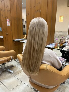 ヘアーアンドメイク エクリ 不動前店(Hair&Make equri) 【不動前美容室】ブロンドヘア・ホワイトブリーチ