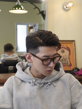 アパッシュ 東光店(Apache) サイドパート×ツーブロック×シャドウフェード
