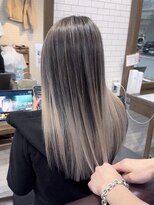 アミーゴ(AMIGO)&nbsp;バレイヤージュ×ロングヘアー