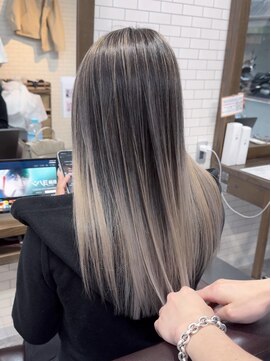 アミーゴ(AMIGO) バレイヤージュ×ロングヘアー