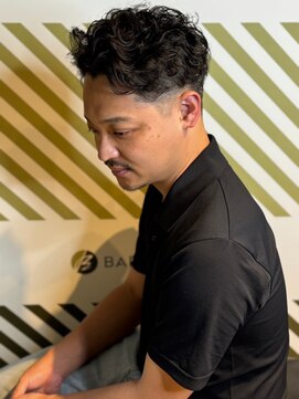 バーバーバー アカバネ(BARBER-BAR AKABANE) 働く男のパーマ×ツーブロック×アップスタイル ビジネスマン#3