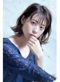 20代/30代/ミディアムスタイル/外ハネスタイリング