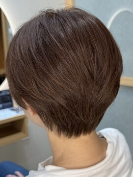 イゾラ(isola) 【isola】大人ショート/瞬間サラツヤ/ショートボブ/ボリュームup