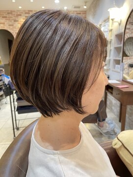 ヴィアンカ(Vianca) 丸みショートボブ