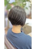 刈り上げ前下がりボブ